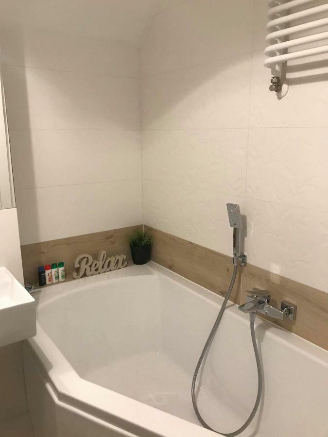 Black Rose Apartament Targi 3 Km, F-Ry Vat Kielce Extérieur photo